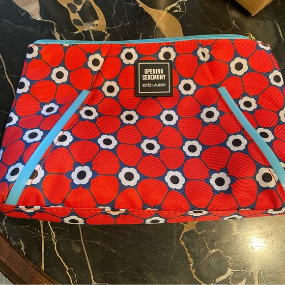 3 Multi-use Zippered Pouches Red Sporty Bag Green Vented Bag & White Classy Bag - Picture 7 of 14